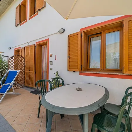 Da 4 Fino A 5 Persone Giardino Lägenhet *